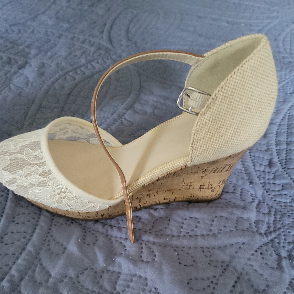 Apt. 9 Cream and Tan Espadrille Wedges